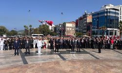 AZ KATILIM İLE ZAFER BAYRAMI KUTLAMASI