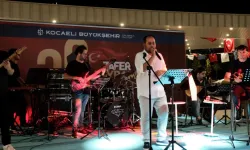 Zafer meşalesi Milli İrade Meydanı’nda yakıldı