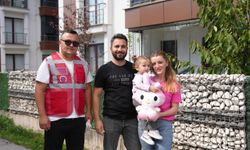 HER GÜN ÇÖP KAMYONUNU BEKLİYOR, OYUNCAK JESTİ