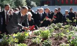 Adnan Menderes ve dava arkadaşları mezarları başında anıldı