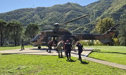 Artvin'de sel ve heyelan nedeniyle Camili'de mahsur kalan turistler helikopterlerle tahliye edildi
