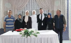 Bakan Göktaş, Aile ve Gençlik Fonu desteğiyle evlenen çiftin nikah törenine katıldı