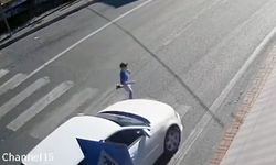 YAYA GEÇİDİNDEN GEÇEN ÇOCUĞA ÇARPTI!