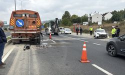 Bolu'da yol süpürme aracına çarpan otomobilin sürücüsü yaralandı