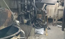 Bursa'da asırlık makinelerle ayçiçek yağı üretimi
