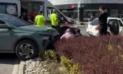 İKİ OTOMOBİL ÇARPIŞTI: 1 YARALI