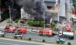 GÜNCELLEME - Trabzon'da alışveriş merkezinde çıkan yangına müdahale ediliyor
