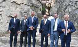 Kültür ve Turizm Bakanı Ersoy, Artvin'deki kanyon ve tarihi kalede inceleme yaptı