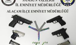 Samsun'da evinde ruhsatsız 4 tabanca bulunan zanlı yakalandı