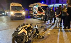 Sinop'ta otomobille motosikletin çarpıştığı kazada 2 kişi yaralandı