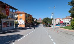 Uğurludağ ilçesinde yol çizgileri yenileniyor