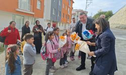 TEKİN'E ÇİÇEKLİ TEŞEKKÜR