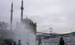 Akdeniz hariç kıyılarda yağış var... Marmara'ya kuvvetli rüzgar uyarısı