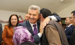Artvin Valisi Ergün Şavşat'ta huzurevi sakinlerini ziyaret etti