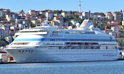 'Astoria Grande' kruvaziyeri 940 yolcusuyla Samsun Limanı'na demirledi