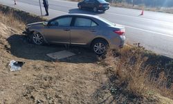 Bolu'da yamaca çarpan otomobildeki kadın öldü, eşi yaralandı