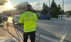 Düzce'de okul önlerinde yaya geçidi uygulaması yapıldı