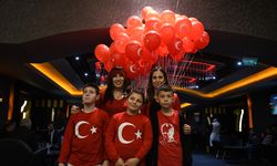 Düzce'de özel çocuklar 'Cumhuriyet balonu' uçurdu, Mustafa Kemal filmini izledi