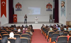 Havza'da velilere yönelik 'En İyi Narkotik Polisi Anne Projesi' eğitimi verildi