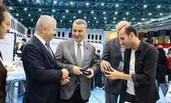 İlkadım Belediye Başkanı Kurnaz'dan bilim şenliğine ziyaret