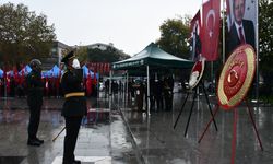 Karabük, Zonguldak, Düzce ve Kocaeli'de Cumhuriyet Bayramı dolayısıyla çelenkler sunuldu