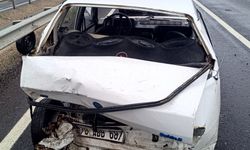 Karabük'te panelvanla çarpışan otomobildeki 2 kişi yaralandı