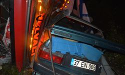 Kastamonu'da tır ile otomobil çarpıştı, 2 kişi yaralandı