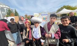 Laçin'de öğrenciler Filistin yararına kermes düzenledi