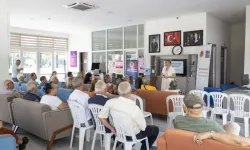Mersin'de emekli evi üyelerine farkındalık eğitimi