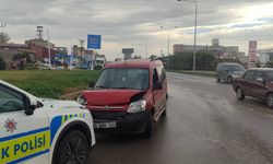 Samsun'da refüje çıkan hafif ticari aracın sürücüsü yaralandı