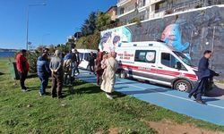 Sinop'ta denizde hareketsiz halde bulunan kişi kaldırıldığı hastanede hayatını kaybetti