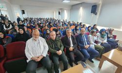 Suluova'da “Hz. Peygamber, Aile ve Namaz” konulu konferans düzenledi