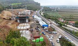Vali Aslan, Gölyaka'daki TOKİ şantiyesinde inceleme yaptı