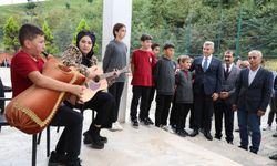 Vali Ergün, Hopa'da öğrencilerle bir araya geldi
