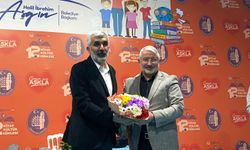 Yazar Ahmet Turgut Çorum'da 'Sumud Filosu' söyleşisinde okurlarıyla buluştu