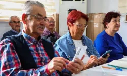60 yaş üstü bireyler dijital çağa adım atıyor