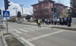 Almus'ta öğrencilere trafik eğitimi verildi