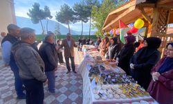 Amasya'da ilkokul öğrencileri Gazze yararına kermes düzenledi