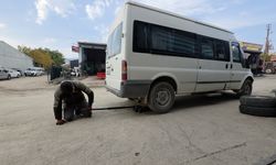 Amasya'da lastikçilerde kış lastiği mesaisi başladı