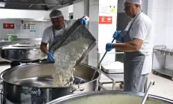 Antalya Büyükşehir'den aşevleriyle sosyal destek