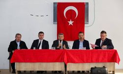 Artvin Valisi Ergün ile AK Parti Milletvekili Çelik, yapımı devam eden sanayi sitesini inceledi