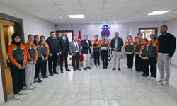 Başarılı sporcular Bayat Belediye Başkanı Ünlü'yü ziyaret etti