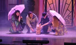 Bursa Şehir Tiyatrosu perdelerini öğretmenler için açıyor