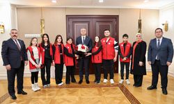 Çocuklardan Karabük Valisi Yavuz'a ziyaret