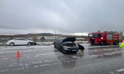 Çorum'da dolu nedeniyle meydana gelen trafik kazalarında 10 kişi yaralandı