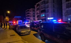 Çorum'da tartıştığı kişilerden kaçarken silahla vurulan genç yaralandı