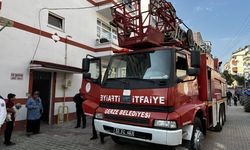 Gerze'de çıkan ev yangınında bir kişi dumandan etkilendi