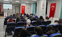 Gümüşhacıköy'de “Aile İçi İletişim” konulu konferans düzenlendi