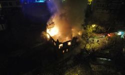 GÜNCELLEME - Safranbolu'da tarihi konakta çıkan yangına müdahale eden iki itfaiye eri yaralandı