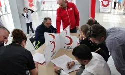 İzmir'de 10 okulda eş zamanlı kan bağışı